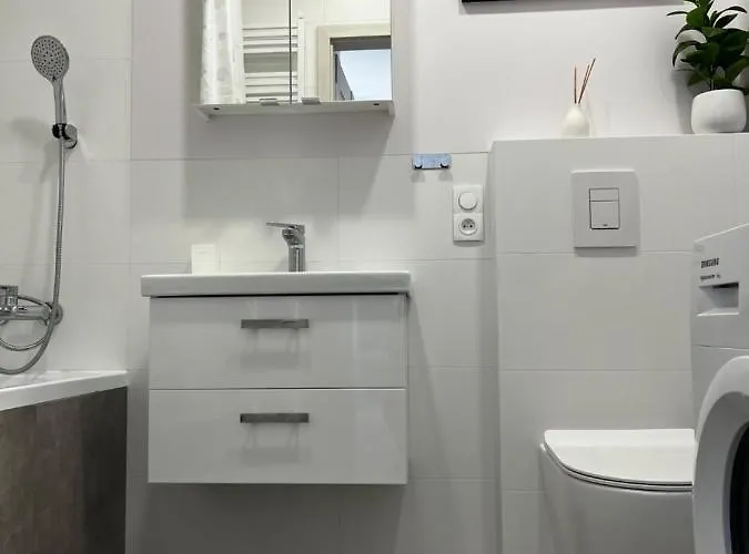 Ava Prywatna Lazienka Niezalezne Wejscie شقة وودج